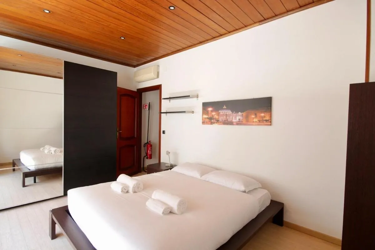 Hc - Baldo Degli Ubaldi Elegant Apartment Rome 0*,  Italy